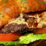 burgery-z-rohliku-recept-na-gastronomicky-hit-letosni-sezony.webp.webp